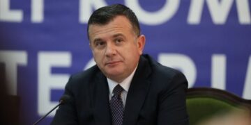 Balla dënon heqjen e flamurit izraelit: Akt i rëndë dhe i turpshëm. Nuk është në traditën e shqiptarëve