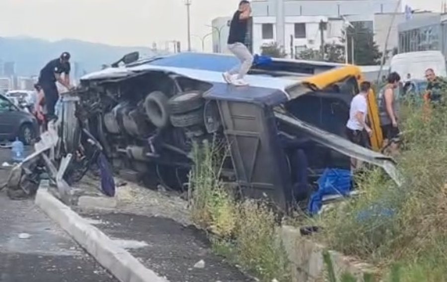 Aksidenti tragjik në autostradën Tiranë Durrës  reagojnë Koçiu dhe Lamallari  Policia po punon për zbardhjen e shkaqeve