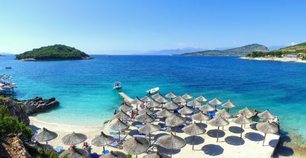  Daily Express   Shqipëria  surpriza turistike që po rivalizon destinacionet e njohura mesdhetare