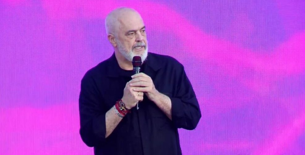  Vendi i shqiponjave nuk ka kohë për të humbur   Rama ndan mesazhin e qytetarit lidhur me protestat