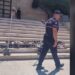 Tensione te Kryeministria, policia heq instalacionin e këpucëve, protestuesit përplasen me uniformat blu