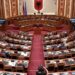 “Zvërneci” përplas PS-PD në Parlament, opozita: Policia dhunoi protestuesit! Mazhoranca: Investimi do të bëhet