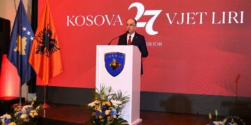 Presidenti Begaj në Prishtinë për 27-vjetorin e çlirimit: Kosova, dëshmi e gjallë se liria fitohet me sakrificë
