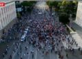 FOTOLAJM/ Nis protesta e 16-të para Kryeministrisë, ja sa është pjesëmarrja