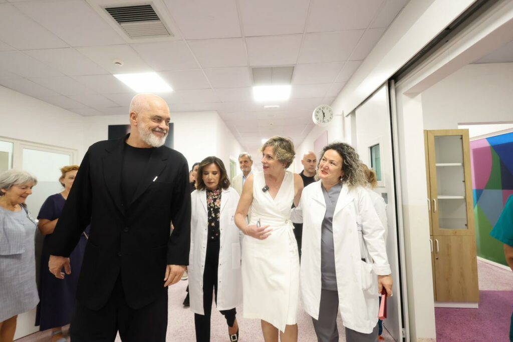  Vijojmë rritjen e pagave   Rama inauguron  Mbretëreshën Geraldinë   Luftë çdo forme ryshfeti në shëndetësi