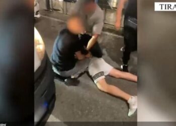 Dy të arrestuar në Tiranë për shpërndarje heroine, sekuestrohet mbi 1 kg lëndë narkotike