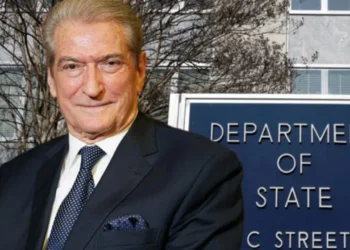 A i është hequr non-grata? DASH reagon për Berishën, por hesht për familjarët e tij