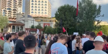 “Edhe Sala ka mbaru”, përfshirja e PD-së në tubim nuk ndryshon qëndrimin e protestuesve