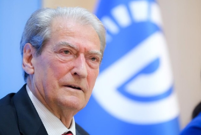Berisha dënon grisjen e flamurit të Izraelit në ambasadë  Akt kriminal ekstremist dhe antisemit