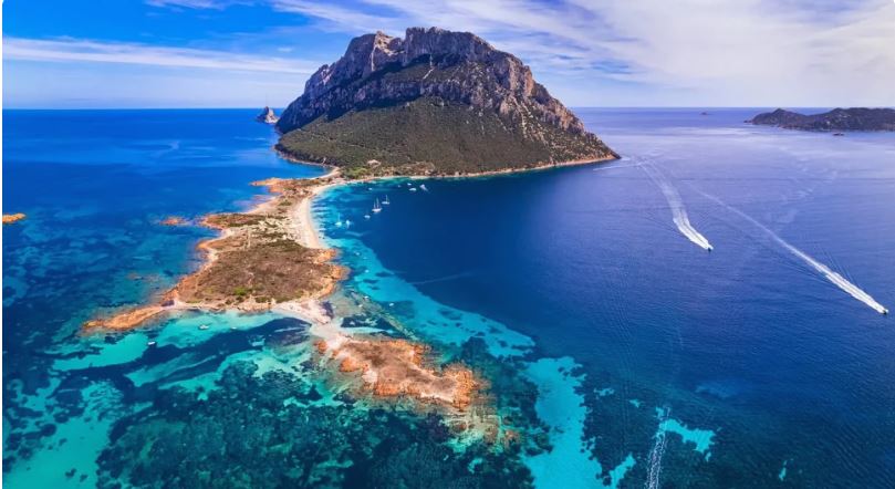 Edhe Italia si Shqipëria  miraton resortin luksoz në Sardenja në zonë të mbrojtur