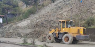 Rrëshqitja e dherave në zonën e Currilave, kryebashkiakja Sako: Nevojitet projekt i detajuar për stabilizimin e kodrës