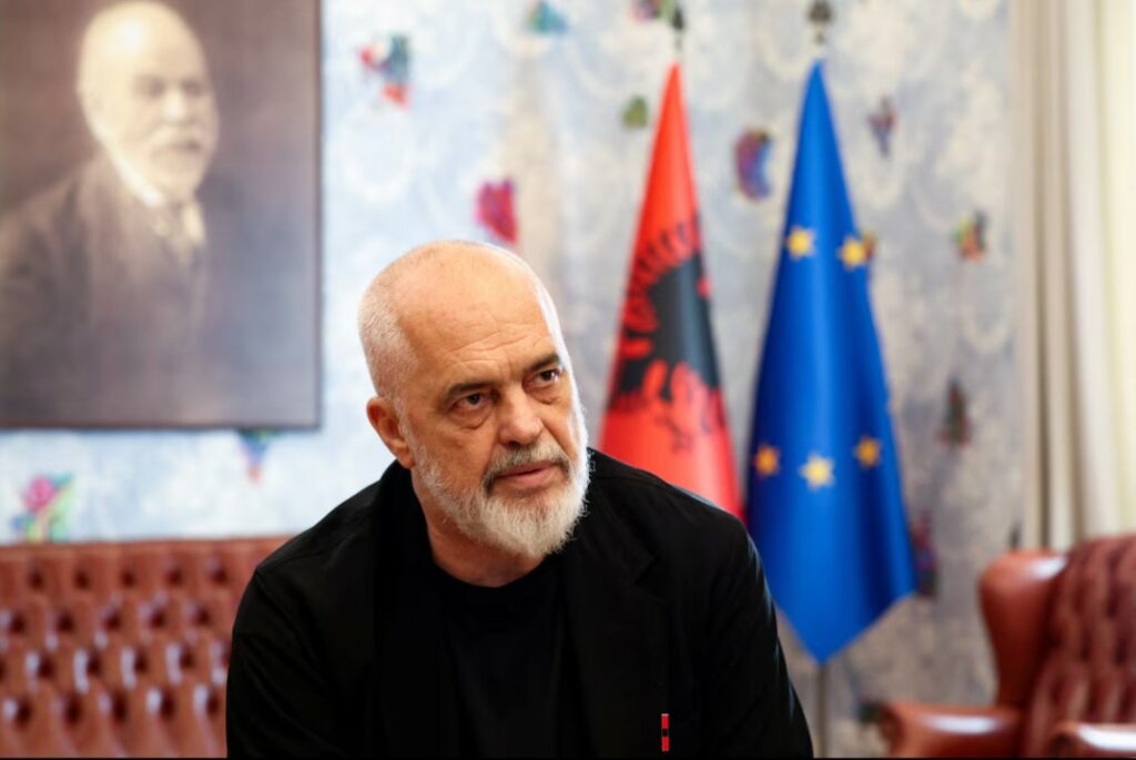 Rama për Reuters  Shqipëria do vazhdojë ndërtimin e resortit luksoz pavarësisht protestave 