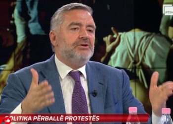 Lorenc Vangjeli: Pse u largua Marjana Koçeku? Përgjigjet Blendi Klosi: PS, parti e hapur për të rinjtë. Ka edhe raste të tilla