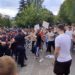 Tensione në Bulevard, protestuesit çajnë kordonin e policisë
