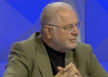 “Mozaik zemërimesh”, Haxhiu për protestuesit: Po vrasin frikën, por fjalimet e tyre për të ardhur keq
