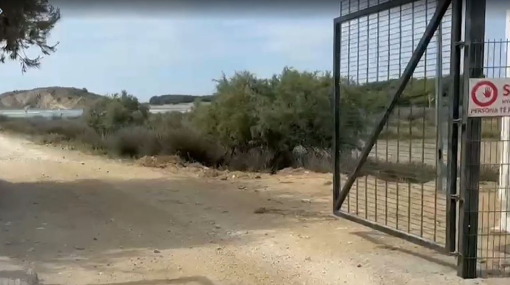 Zvërneci në qetësi  Dyert e kantierit janë të hapura dhe pa roje  rrëmuja politike zhvendoset në Tiranë