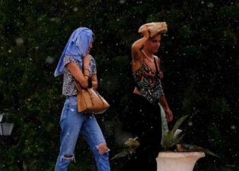Stuhi, breshër dhe rrufe/ Moti i keq përfshin disa zona të Greqisë, autoritetet u bëjnë apel qytetarëve për kujdes të shtuar