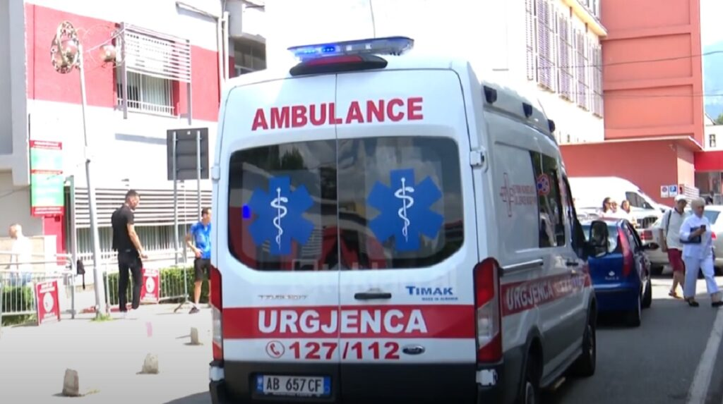  Më dhunuan policët grekë    i riu shkon në spitalin e Korçës me dëmtime në trup