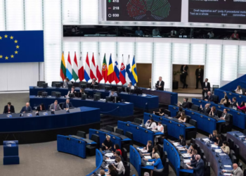 Europa “mbyll dyert” për emigrantët? Kampe jashtë BE-së dhe deportime të shpejta
