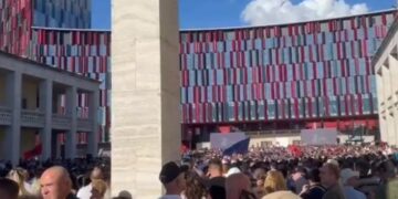 LIVE/ Nis festa e 35-vjetorit të Partisë Socialiste në Tiranë, Klosi: Lidershipi i Ramës do e fusë vendin në BE