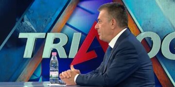 Lorenc Vangjeli: Protesta nxori jashtë loje edhe opozitën zyrtare të vendit