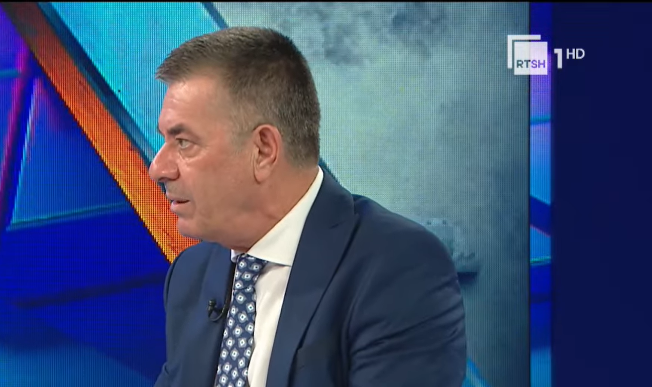 31 ditë tubime  Vangjeli  Protestë unike  vendos në të njëjtën kryq si kryeministrin ashtu edhe liderin e opozitës