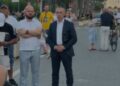FOTOLAJM / Deputeti i PD shfaqet në protestën ku kërkohet “Berisha në burg”!