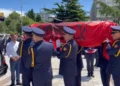 Pas homazheve në Pogradec, përcillet për në banesën e fundit efektivi Enea Mekolli