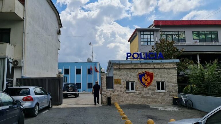 Krujë  Grabitet me armë një pikë karburanti
