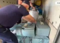 Sekuestrohen 798 steka cigare në Portin e Durrësit, kapet 34-vjeçari me armë automatike
