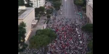VIDEOLAJM / Sa ishte pjesëmarrja sot në protestë? Ja pamjet nga droni