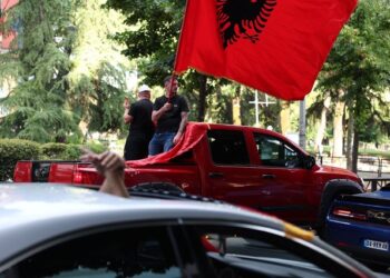 Pamjet me dron/ Ja pjesëmarrja në protestën e sotme para Kryeministrisë