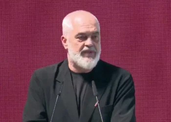 “Protesta po përdoret për interesa të tjera, rrezikon destabilizim”, Rama publikon mesazhin e “armikut politik”
