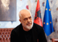 Rama replikon me një protestues: Mendon ndryshe nga unë, por nuk shan dhe nuk deliron online