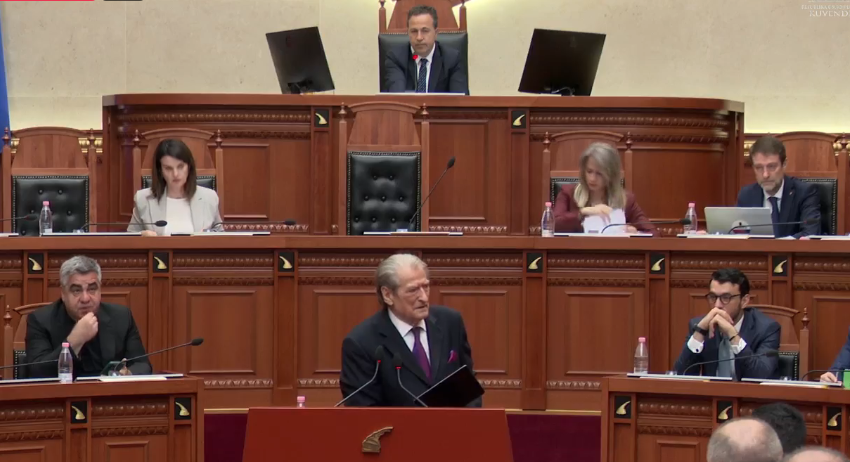 Kuvendi rrëzon kërkesën e PD për ndryshimin e rendit të ditës dhe diskutimin e raportit të miratuar nga PE