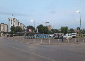 Alarm në stacionin e autobusëve në Prishtinë, dyshohet për lëndë shpërthyese, evakuohen qytetarët