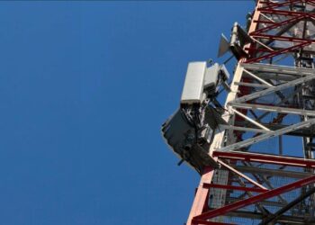 Vodafone Albania teston për herë të parë teknologjine e re, që kombinon AI me robotikën, për fuqizimin automatik të rrjetin celular