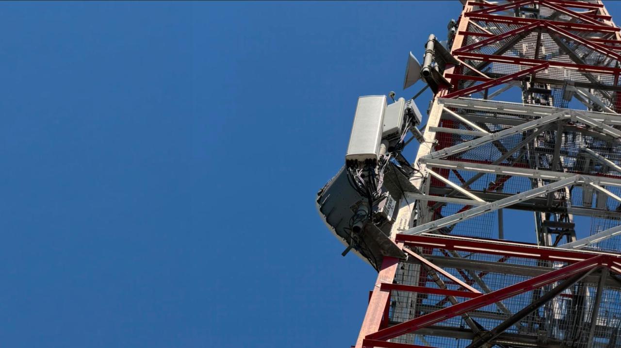Vodafone Albania teston për herë të parë teknologjine e re  që kombinon AI me robotikën  për fuqizimin automatik të rrjetin celular