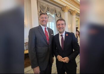 Hoxha takim me dy zyrtartët e lartë të DASH në SHBA: Angazhim i përbashkët për forcimin e partneritetit strategjik