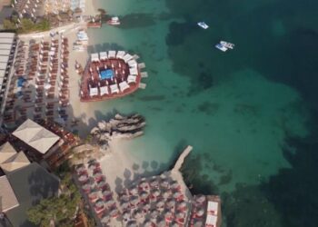 Pr.ligji për turizmin/ Qeveria mund të pezullojë me VKM ndërtimet në sezon, gjobë deri në 2 mln lekë shkelësve