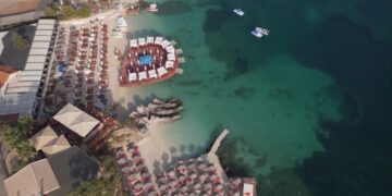 Pr.ligji për turizmin/ Qeveria mund të pezullojë me VKM ndërtimet në sezon, gjobë deri në 2 mln lekë shkelësve