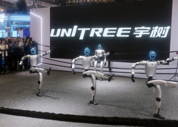 Kina kryeson zhvillimin global të robotëve humanoide me mbi 400 produkte të plota robotike