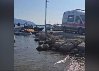 Dëmtohet nga helika e skafit një person në Vlorë, dyshohet se ka pësuar prerje në këmbë