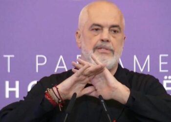 Zbardhen ‘prapaskenat’ nga mbledhja e PS-së! Rama kritikon ministrat dhe deputetët, përplaset ashpër me Braçen