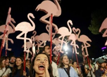 Ka hyrë protesta në rutinën e saj?