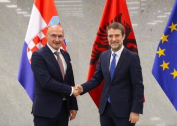 Tensionet në rajon, Hoxha reagon ndaj Vuçiçit: Mos ringjallni ndasitë e së kaluarës!
