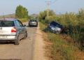 Aksident i dyfishtë në Fier/ Mjeti me targa italiane përfundon në kanal, shkak parakalimi i gabuar