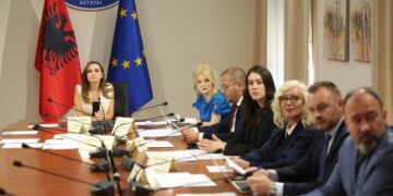 Komisioni parlamentar miraton ndryshimet për të drejtat e autorit dhe Agjencinë e Shoqërisë Civile