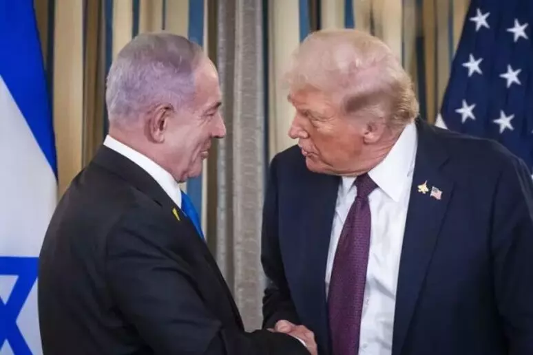 Përshkallëzimi në Gjirin Persik  SHBA nisin valë të re sulmesh ndaj Iranit  Trump dhe Netanyahu takohen të hënën