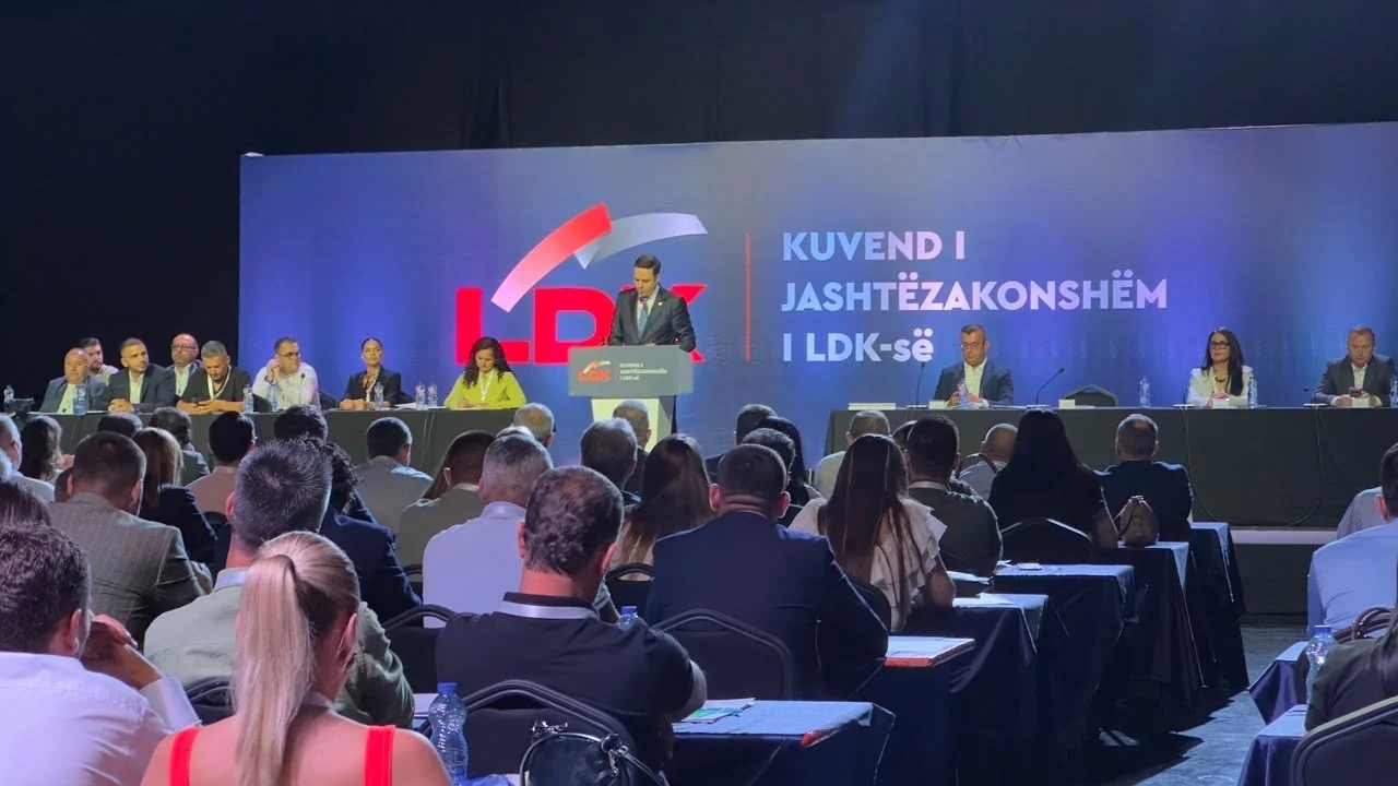 Nis Kuvendi i jashtëzakonshëm i LDK së  vendoset sot fati i Lumir Abdixhikut